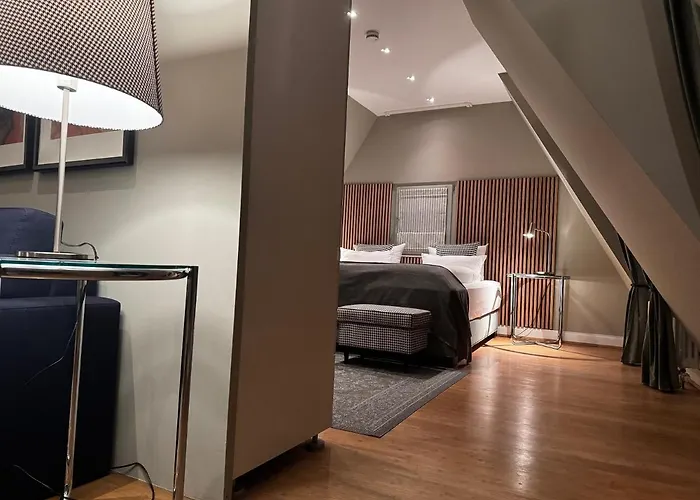 Zur Alten Brucke Hotel 3*