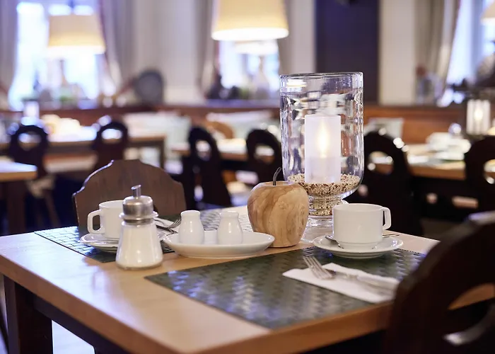 Zur Alten Brucke Hotel 3*