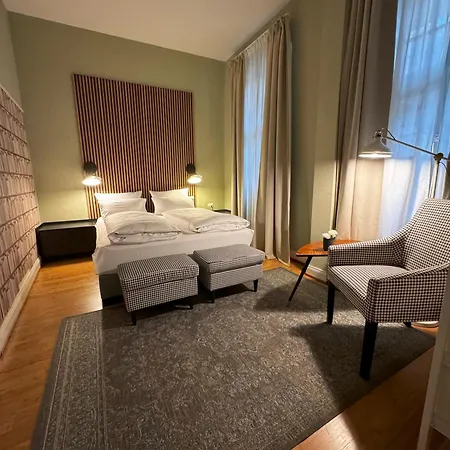Hotel Zur Alten Brucke 3*