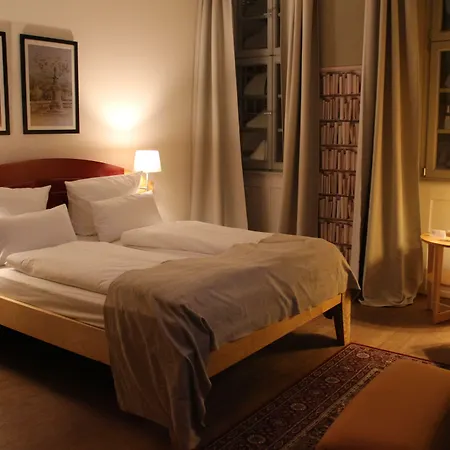 Zur Alten Bruecke Szálloda 3*