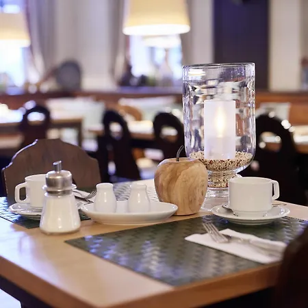 Zur Alten Bruecke Hotel 3*