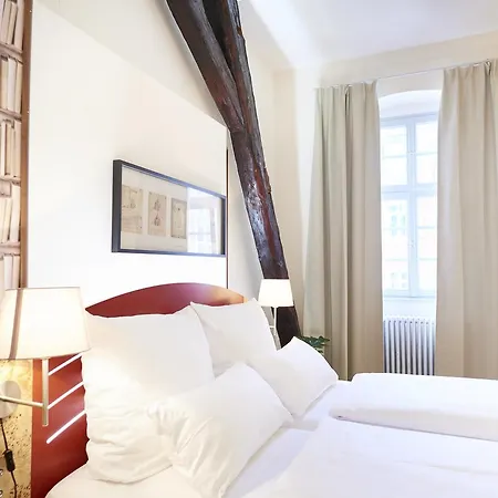 Zur Alten Brucke Hotel 3*