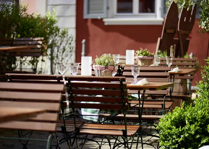 호텔 주르 알텐 부르케 3*